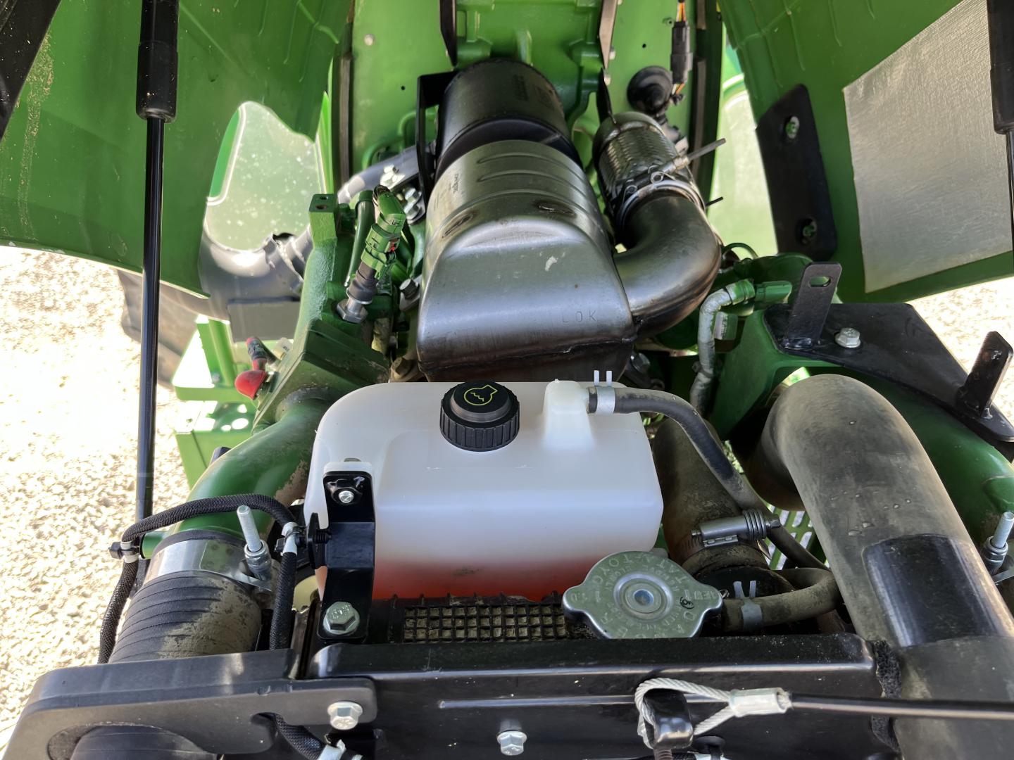 ./imagenes/INVOICE/2019/18008/JOHN DEERE 5050E (14).JPG